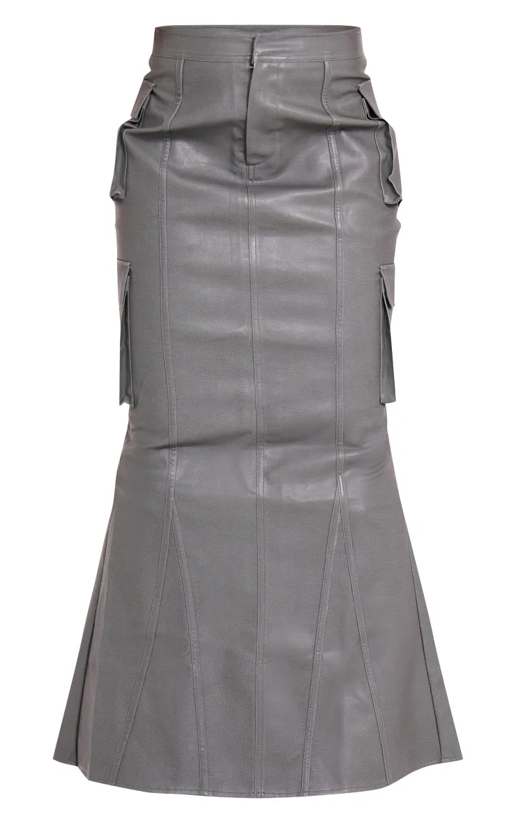 Long green cargo pants in anthracite color.