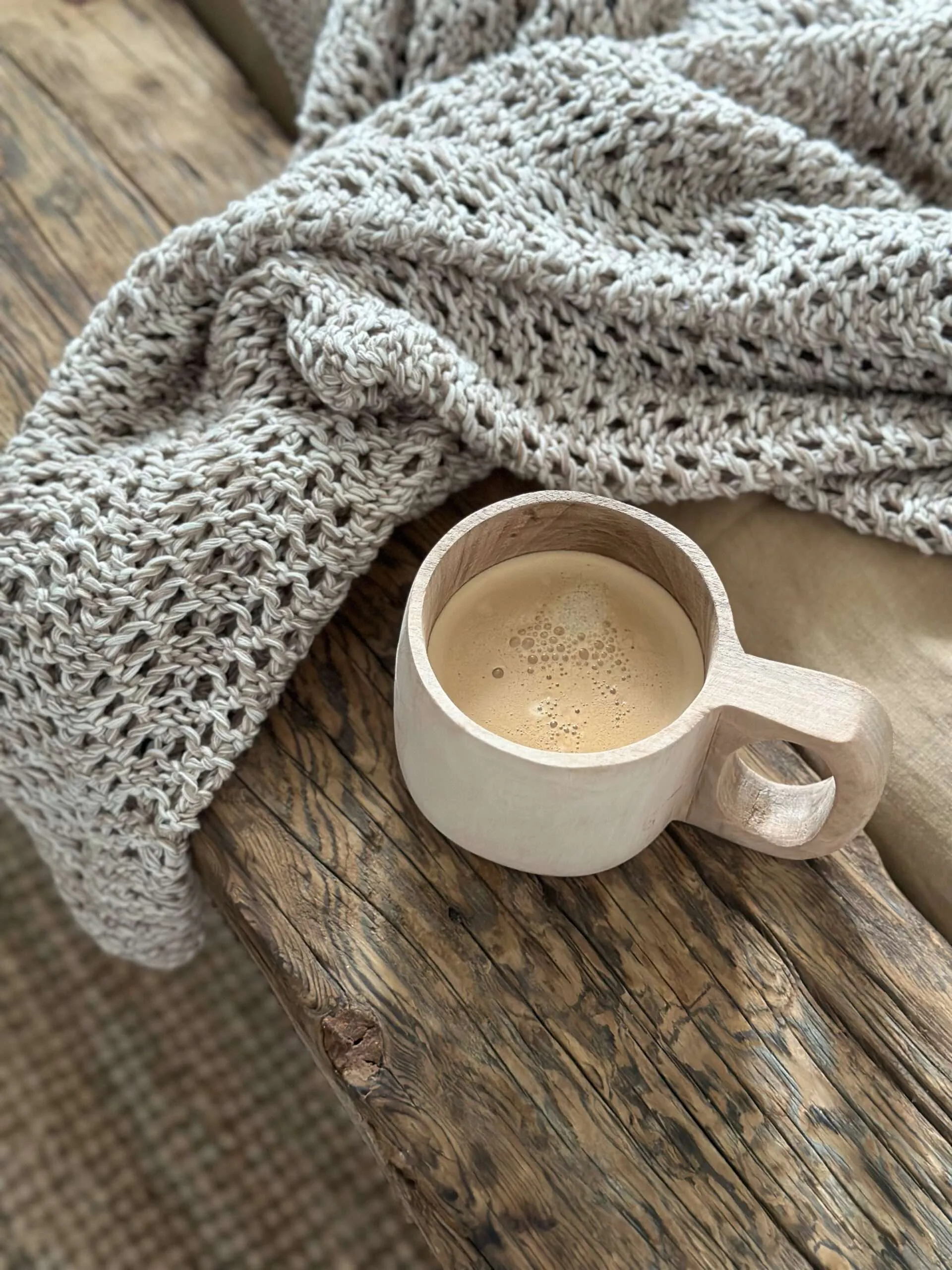 Mug en bois de noyer