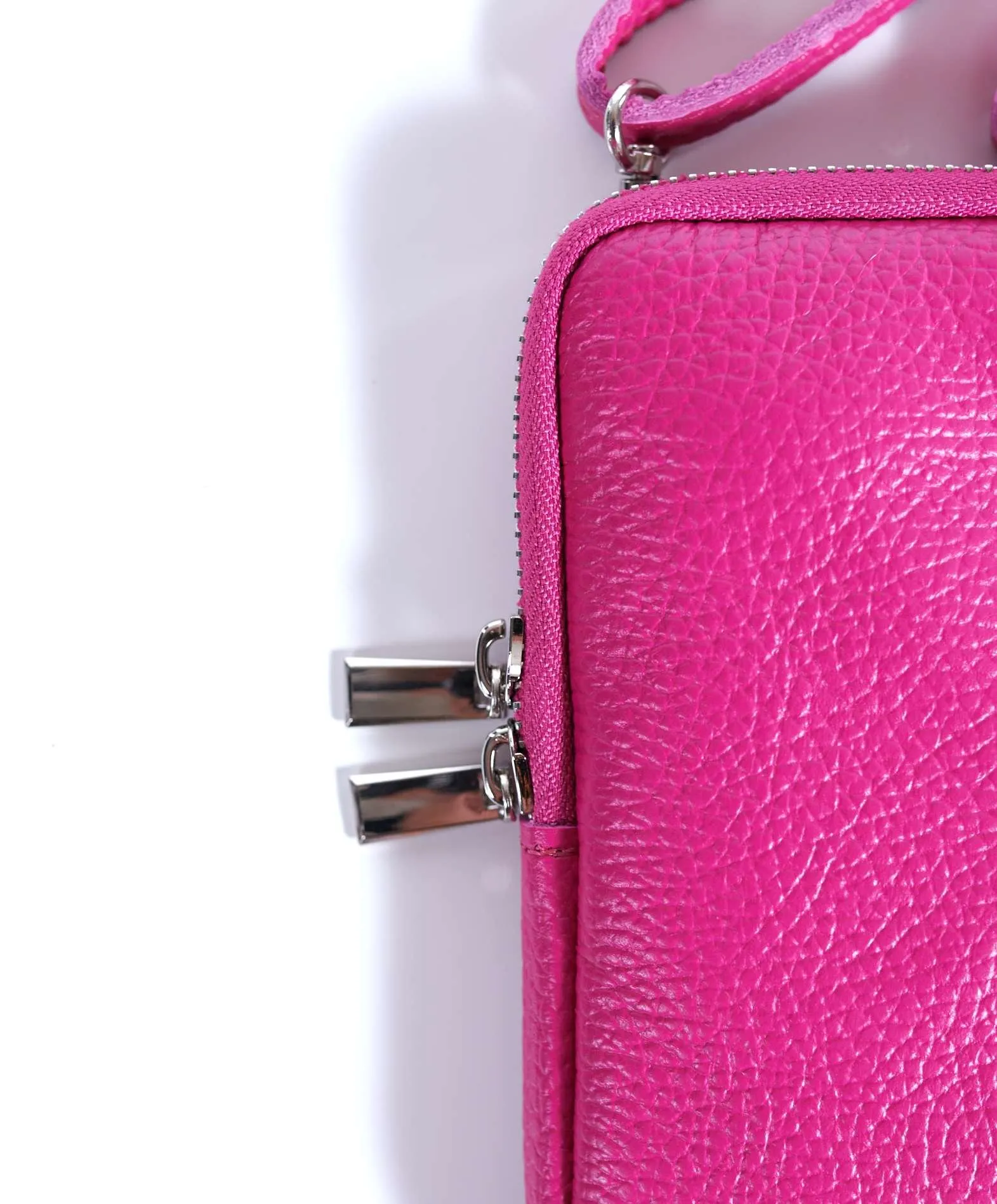 Fuchsia Willow Women's Leather Crossbody Phone Bag