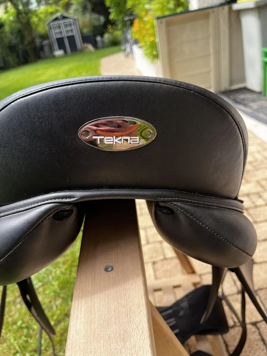 Tekna Dressage Saddle
